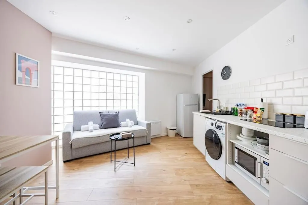Charme Parisien 6 Personnes, 2 Chambres, 19eme פריז