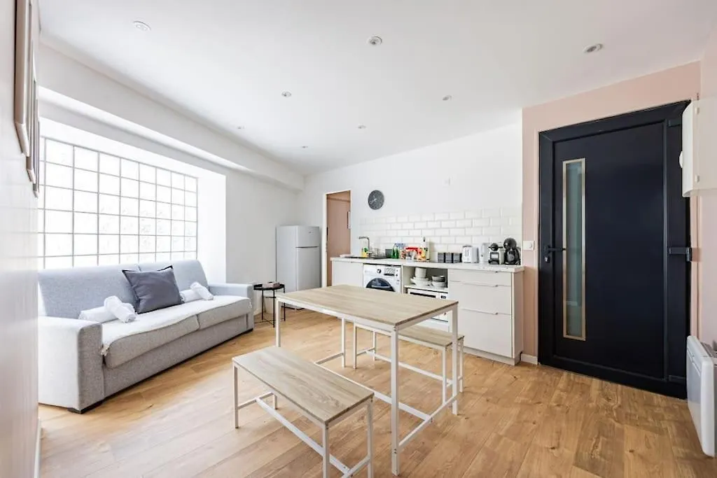Lägenhet Charme Parisien 6 Personnes, 2 Chambres, 19eme *